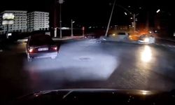 'Işık ihlali' kazası kamerada; 3 yaralı