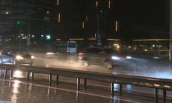 İstanbul'da yağış etkili oldu / Ek görüntüyle geniş haber