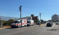 İzmir'de otomobil şarampole yuvarlandı: 1 ölü, 2 yaralı