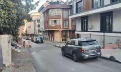 Küçükçekmece'de 1'i çocuk 2 kişinin yaralandığı silahlı kavga kamerada