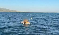 Kürek sörfü yaparken denizde sürüklenen 2 kişi kurtarıldı