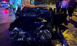 Maltepe'de iki otomobil çarpıştı: 2'si ağır 11 yaralı