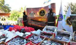 Manisa ve Mersin'deki eş zamanlı uyuşturucu operasyonunda 5 tutuklama