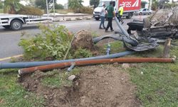 Manisa'da takla atan otomobilin sürücü ağır yaralandı