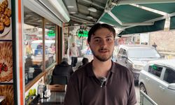 Nefes borusuna yiyecek kaçan müşterisini Heimlich manevrasıyla kurtardı