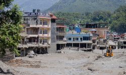 Nepal'deki selde can kaybı 1290'a yükseldi