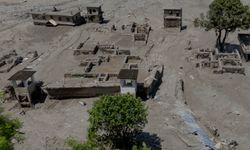 Nepal'deki selde can kaybı 1344'e yükseldi