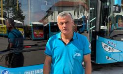 Otobüste fenalaşan yolcuyu güzergahını değiştirip hastaneye yetiştirdi