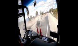 Otomobil ile çarpışan traktör ikiye bölündü