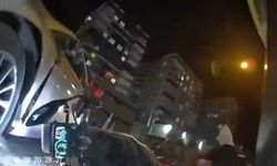 Otomobille çarpışan motosikletin sürücüsü yaralandı; kaza kamerada