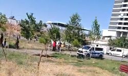 Otomobille takip eden husumetlisi tarafından tabancayla vurularak öldürüldü
