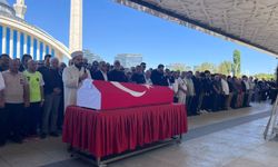 Oyuncu Serhat Kılıç, Ankara'da son yolculuğuna uğurlandı