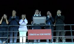 Özgür Özel Üsküdar'da konuştu