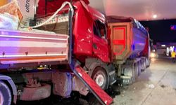 Radar görevi yapan polis aracına çarpan TIR'ın sürücüsü ağır yaralandı