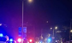 Refüjdeki aydınlatma direğine çarpan motosikletin sürücüsü öldü