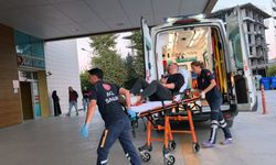 Refüje çarpan otomobilin devrilmesi kamerada; 1 yaralı