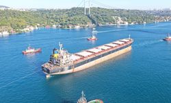 Rusya'da İHA saldırısına uğrayan gemi İstanbul Boğazı'ndan geçti / Geniş haber