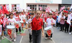 Samsunspor, minik taraftarlarını defter kampanyasında buluşturdu