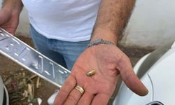 Temizlik yaparken otomobiline yorgun mermi isabet etti