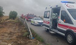 TIR, otomobile çarptı; 2 ölü