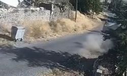 Traktörün devrildiği kaza kamerada; 3 yaralı