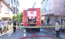 Tuzla'da 3 katlı binanın çatısı alev alev yandı