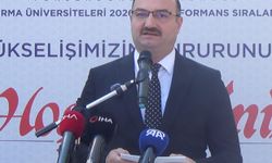 Üniversitenin başarısını ekmek arası dönerle kutladılar