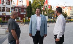 Üsküdar Belediye Başkan Vekili Dündar Ziya Gültekin esnafı ziyaret etti