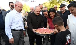 Varank, Bursa Uluslararası Gastronomi Festivali'nde börek dağıttı / Ek fotoğraf