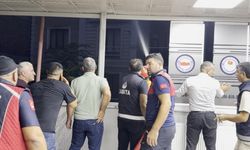 Yangın çıkan binada vatandaşlar, merdivenli itfaiye aracıyla tahliye edildi
