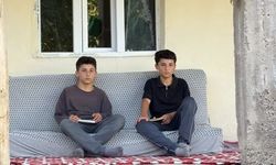 Yarım kalan evlerinde ders çalışıp fen lisesini kazanan ikizler, yeni yuvalarına kavuştu