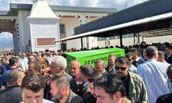Yeğeninin öldürdüğü öğretmen son yolculuğuna uğurlandı