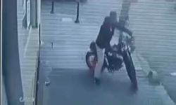 Zeytinburnu'nda elektrikli bisiklet hırsızlığı kamerada