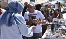 Ziyaretçiler 'boş taşa bakmasın' diye 798 yıllık mirasın gönüllü elçiliğini yapıyor