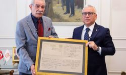 110 yıl sonra ulaşılan belgeler, esir yüzbaşının torununa teslim edildi