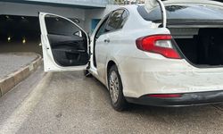 Adana'da sağanak sonrası alt geçidi su bastı; otomobilde mahsur kaldılar