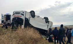 Afyonkarahisar'da midibüs, şarampole devrildi: 1 ölü, 27 yaralı (2)