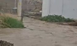 Aksaray'da etkili olan sağanak, su baskınlarına neden oldu