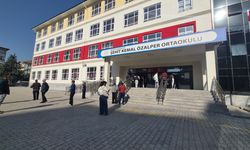 Anne ve kızı, aynı okulda KPSS'ye girdi