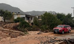 Antalya'da kuvvetli sağanak, sel ve su baskınlarına neden oldu (2)