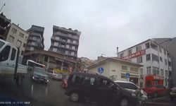 Arnavutköy'de hafif ticari aracın çarptığı çocuk yaralandı