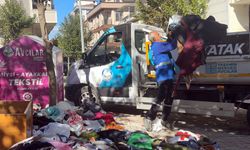 Avcılar'da bodrum katta biriktirilen kıyafetler ceza korkusuyla sokağa bırakıldı, çevredekiler kapıştı