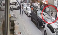 Avcılar'da kuruyemişçiden 26 paket kahve çaldı; fark edilince koşarak kaçtı