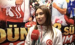 Babasının çocukluk hayalini gerçekleştirmek için başladığı kick boksta dünya 3'üncüsü oldu
