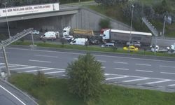 Bağcılar'da zincirleme kaza; yaralılar var -1
