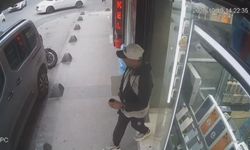 Bahçelievler'de iş yerini boş görünce geri dönüp 2 cep telefonu çaldı