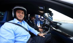 Bakan Bak Formula 1 öncesi İstanbul Park'ta sürüş yaptı