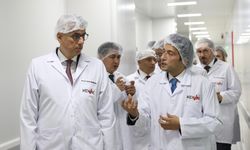 Bakan Memişoğlu, Ankara'da Keyvac Biyolojik Ürünler tesisini ziyaret etti