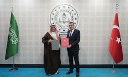 Bakan Tekin, Suudi mevkidaşı ile bir araya geldi