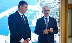 Bakan Uraloğlu, İzmir Büyükşehir Belediye Başkanı Tugay ile görüştü